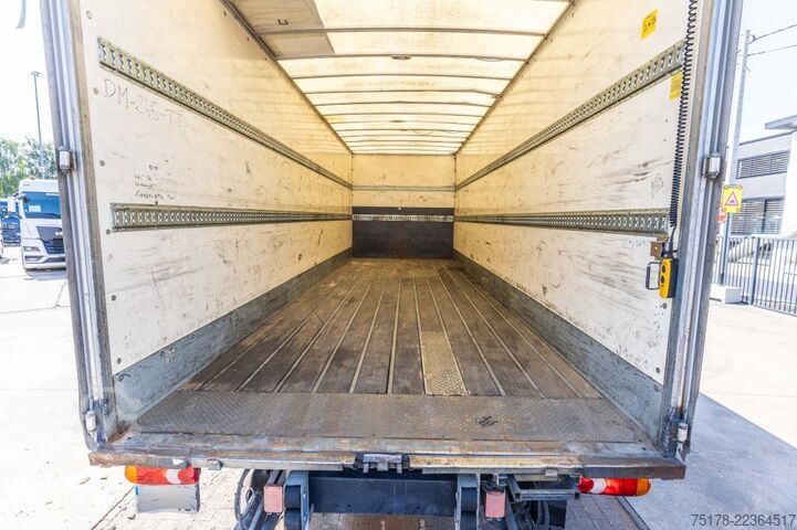 Box body RENAULT D16 250+DHOLLANDIA 1.5T.