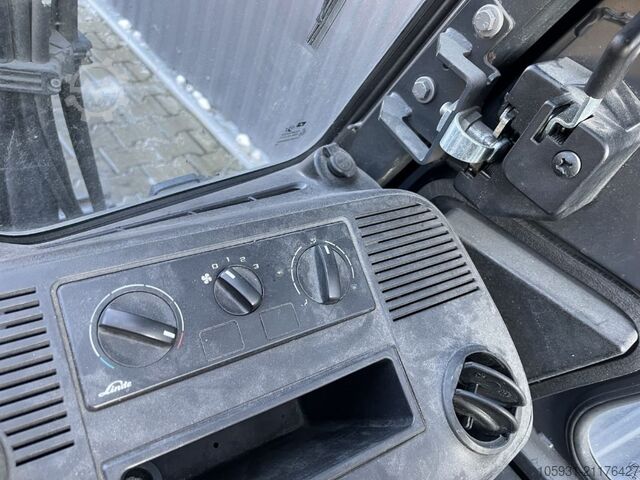 Elektro 4 Rad-Stapler Linde E25-01