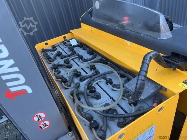 Schubmaststapler Jungheinrich ETV214