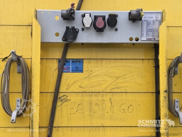 Auflieger mit Pritsche & Plane Schmitz Cargobull Semitrailer Curtainsider Standard