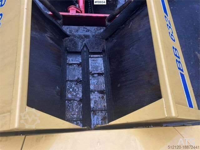 Paver Bitelli BB632 Asphalt paver and 2014 JPM midi 2 axle machi