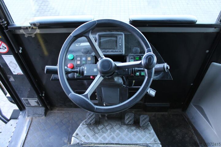 Terminal Tractor MOL RM255 4X4