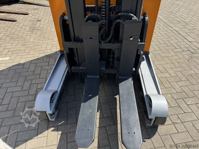 Reach Truck Still FM-X 14