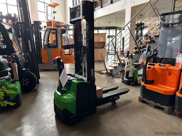 High Lift stacker Cesab S214L