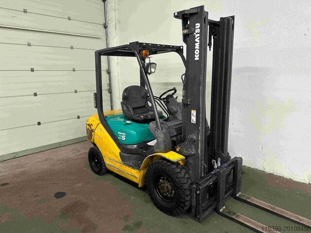 Diesel Forklift Komatsu FD25T - nur 3229 Stunden !!!