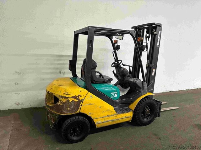 Diesel Forklift Komatsu FD25T - nur 3229 Stunden !!!