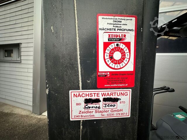 Diesel Forklift Komatsu FD25T - nur 3229 Stunden !!!