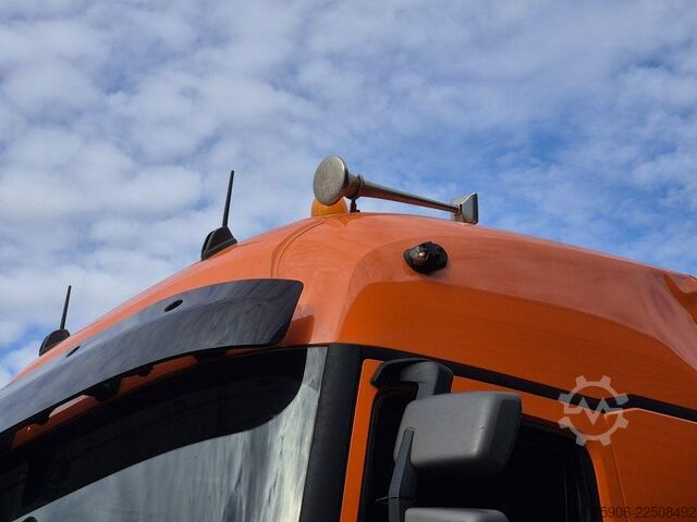 Standard tractor unit Renault C-Series
