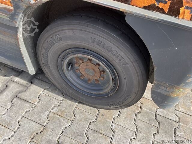 Tow Tractor Still R07-25