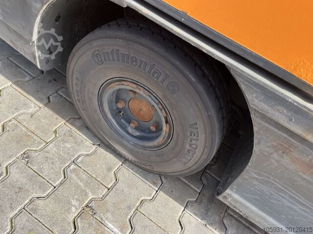 Tow Tractor Still R07-25
