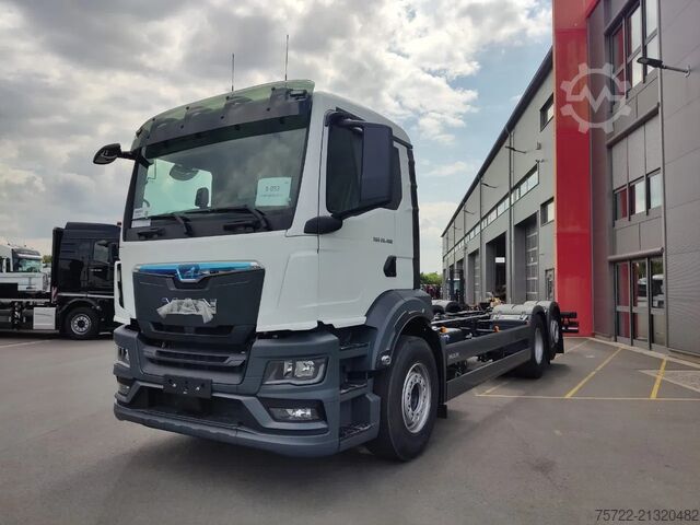 Fahrgestell mit Fahrerhaus MAN TGS 26.480 6x2-4 LL Fahrgestell