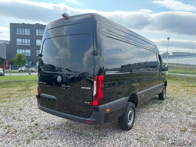 Van Mercedes-Benz Sprinter 319 CDI 4x4 Allrad 9-G Automatik L3H2
