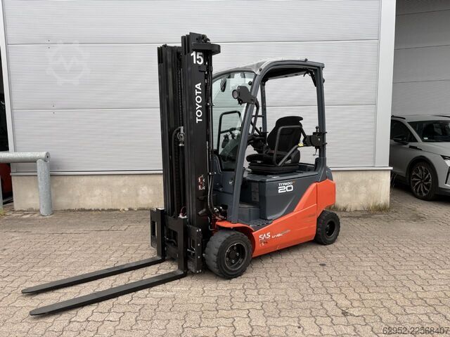 Elektro 4 Rad-Stapler Toyota 8 FBMKT 20/ Akku 99%