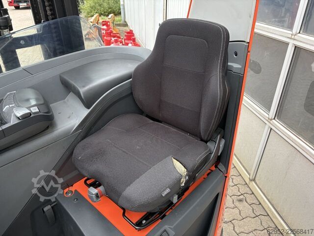 Reach Truck Toyota RRE 160 H/ Waage!