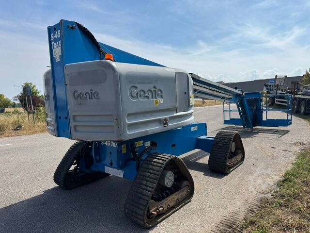 Teleskopbühne Genie S 45 Trax