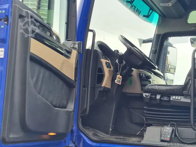 Volume-SZM MAN TGX 18.420 Low deck - Lifting 5th wheel - Retar...