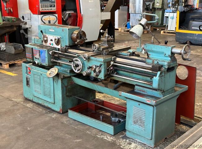 Leit- und Zugspindeldrehmaschine TOS- TRENCIN SV 18 RA