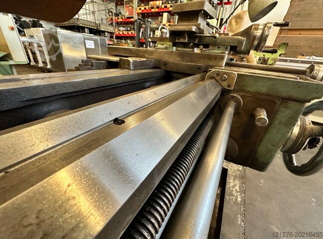 Leit- und Zugspindeldrehmaschine TOS- TRENCIN SV 18 RA