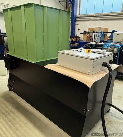 Wood shredder / Shredder RÖSSLER MHR830 ecoline