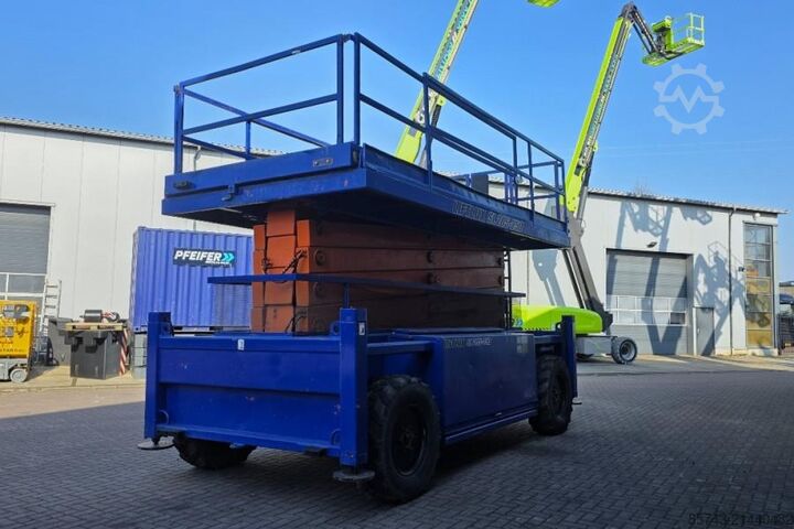 Scissor lift Liftlux SL205-25 D4WDS/P Diesel, 4x4 Drive, Hydraulic Deck