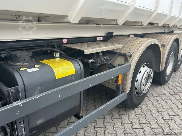 Abrollkipper MERCEDES-BENZ Actors 3241 / 8x2-6 / Atlas 165 + Funk / VDL