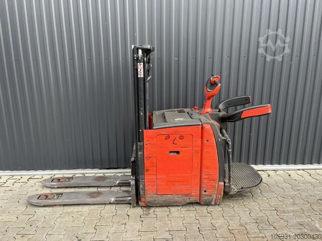 Stand-on stacker Linde D10AP