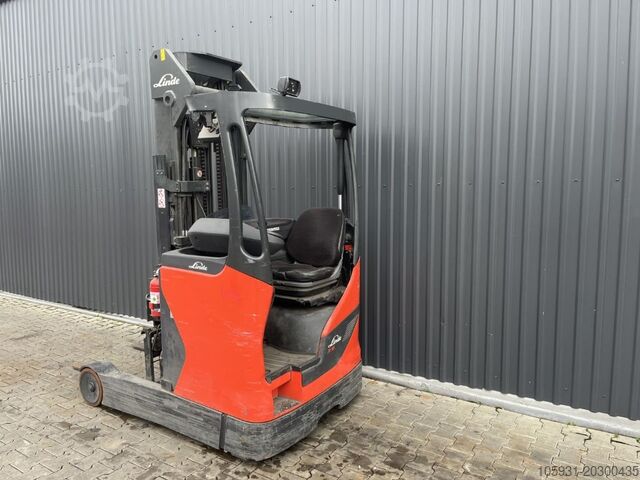 Schubmaststapler Linde R16-01