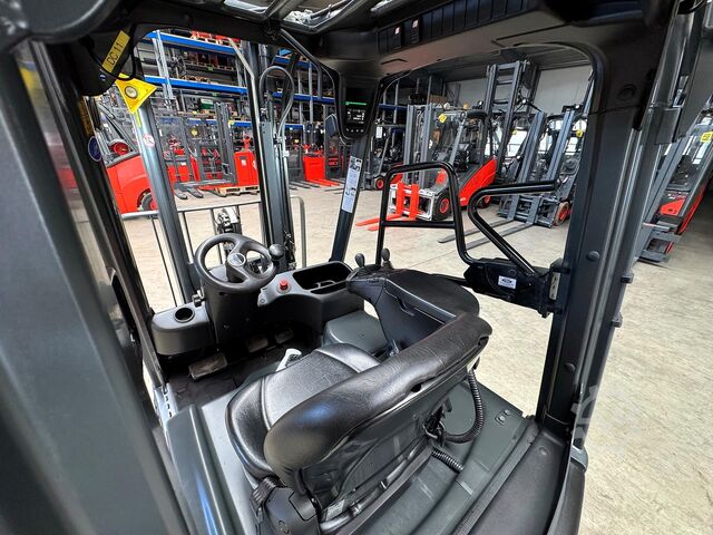 Frontstapler Linde E 14-02 [ID: 83]