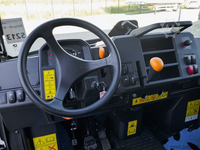 Tugger John Deere Gator XUV865M