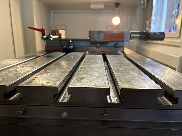 Vertikales Bearbeitungszentrum Spinner MVC 1000