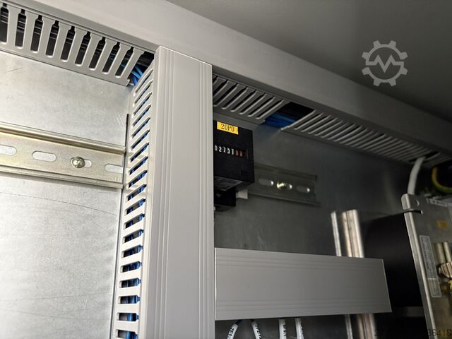 Vertikales Bearbeitungszentrum Spinner MVC 1000