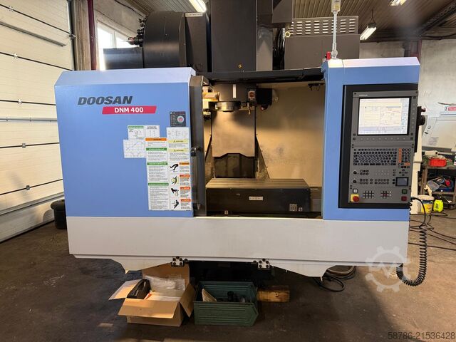 Vertikales Bearbeitungszentrum DOOSAN DNM 400