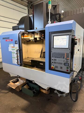 Vertikales Bearbeitungszentrum DOOSAN DNM 400