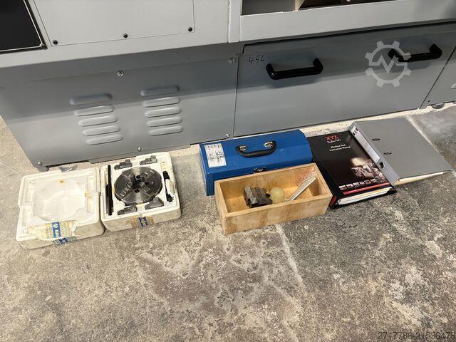 CNC lathe XYZ Machine Tools SLX355