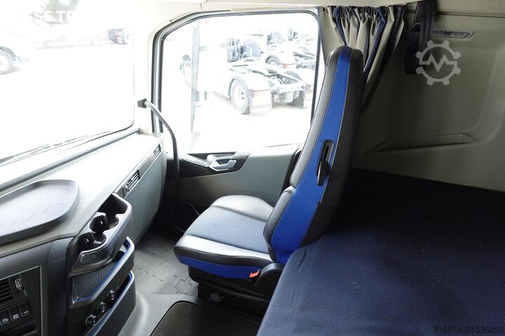 Standard tractor unit VOLVO FH 460 Globetrotter XL i-Save