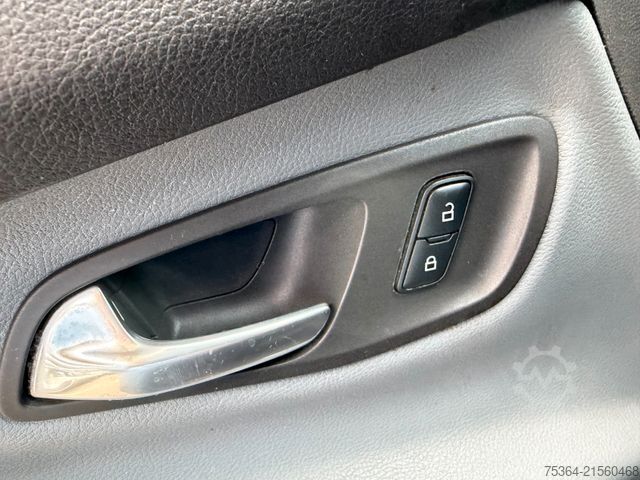 Kleinbus FORD Transit Custom 2.0 TdCi L1H1 9Sitze Motor Defect