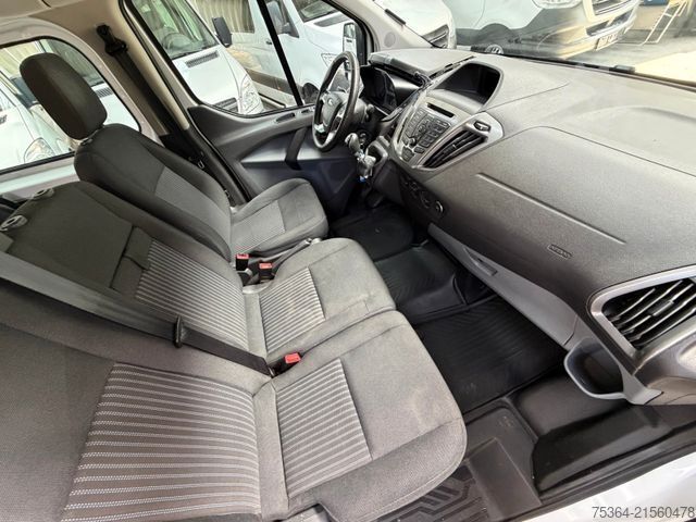 Kleinbus FORD Transit Custom 2.0 TdCi L1H1 9Sitze Motor Defect