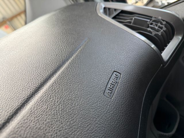 Kleinbus FORD Transit Custom 2.0 TdCi L1H1 9Sitze Motor Defect