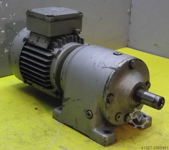 Gear motor 0.37 kW 113 rpm SEW-EURODRIVE R40DT71D4