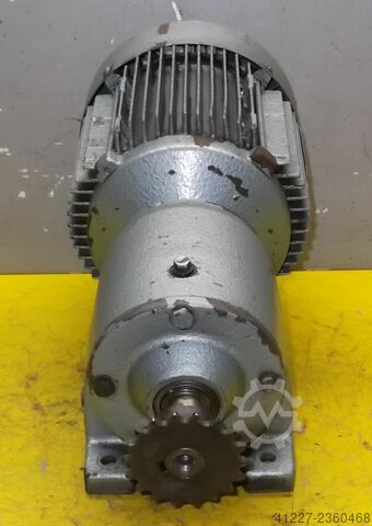 Getriebemotor 0,48/0,75 kW 84/128 U/min SEW-EURODRIVE R40DT90L6-4