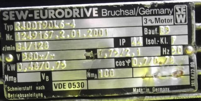 Getriebemotor 0,48/0,75 kW 84/128 U/min SEW-EURODRIVE R40DT90L6-4