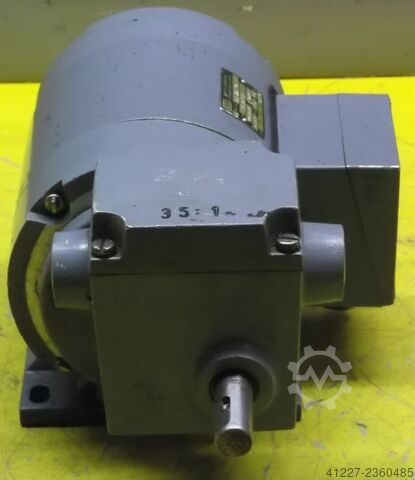 Getriebemotor 0,14 kW 80 U/min EKA DG90-40K