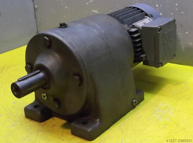 Gear motor 0.37 kW 125 rpm SEW-EURODRIVE R60DT71D4