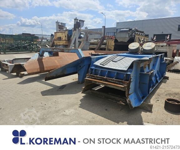 Sandvik Trichter mit Vibrationsrinne und Grizzly Sandvik Hopper with Vibrating Chute and Grizzly