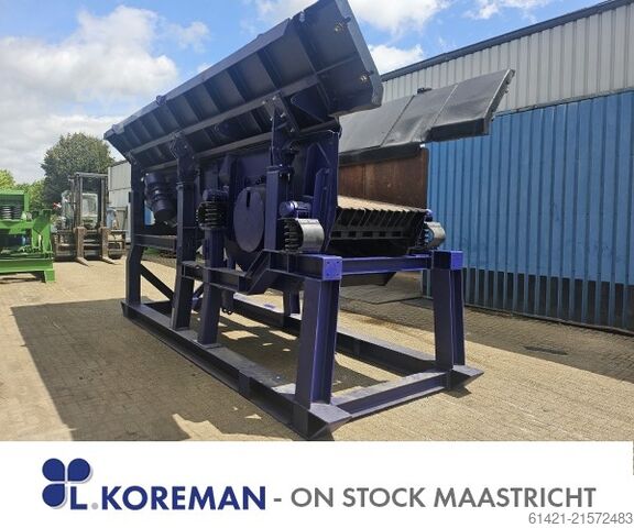 SBM Bunker mit Vibrationsrinne und Grizzly-Siebanlage SBM Austria SBM Hopper with Vibrating Chute and Grizzly Screening Machine