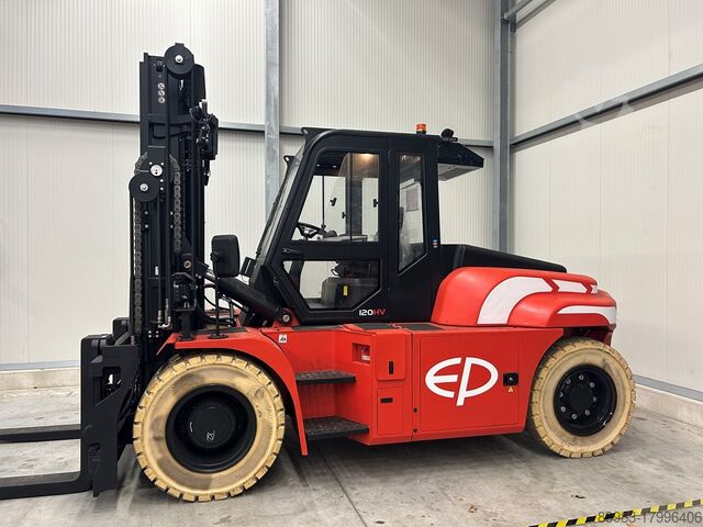 Electric 4-wheel forklift EP EFL1203 HV 6