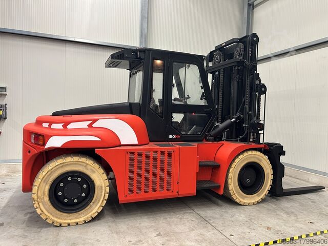 Electric 4-wheel forklift EP EFL1203 HV 6