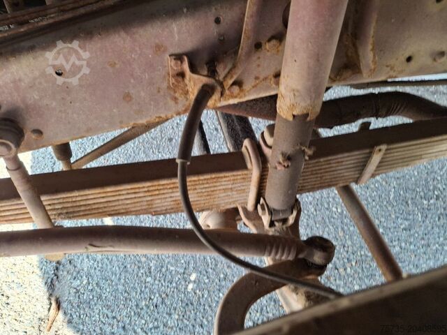 Fahrgestell mit Fahrerhaus MERCEDES-BENZ 1113