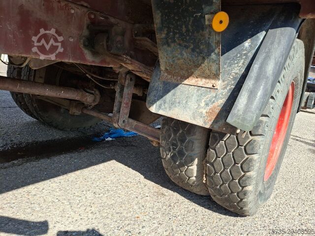 Fahrgestell mit Fahrerhaus MERCEDES-BENZ 1113