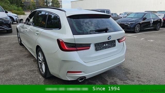 Kleinbus BMW 320 d Touring 320 d xDrive PDC NAVIGATION